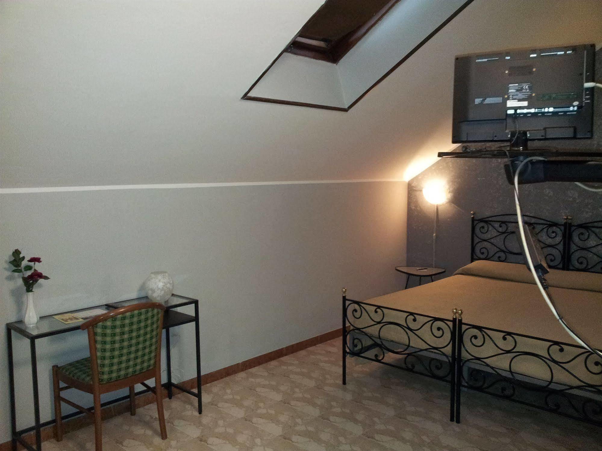 Hotel Imperial Торино Екстериор снимка
