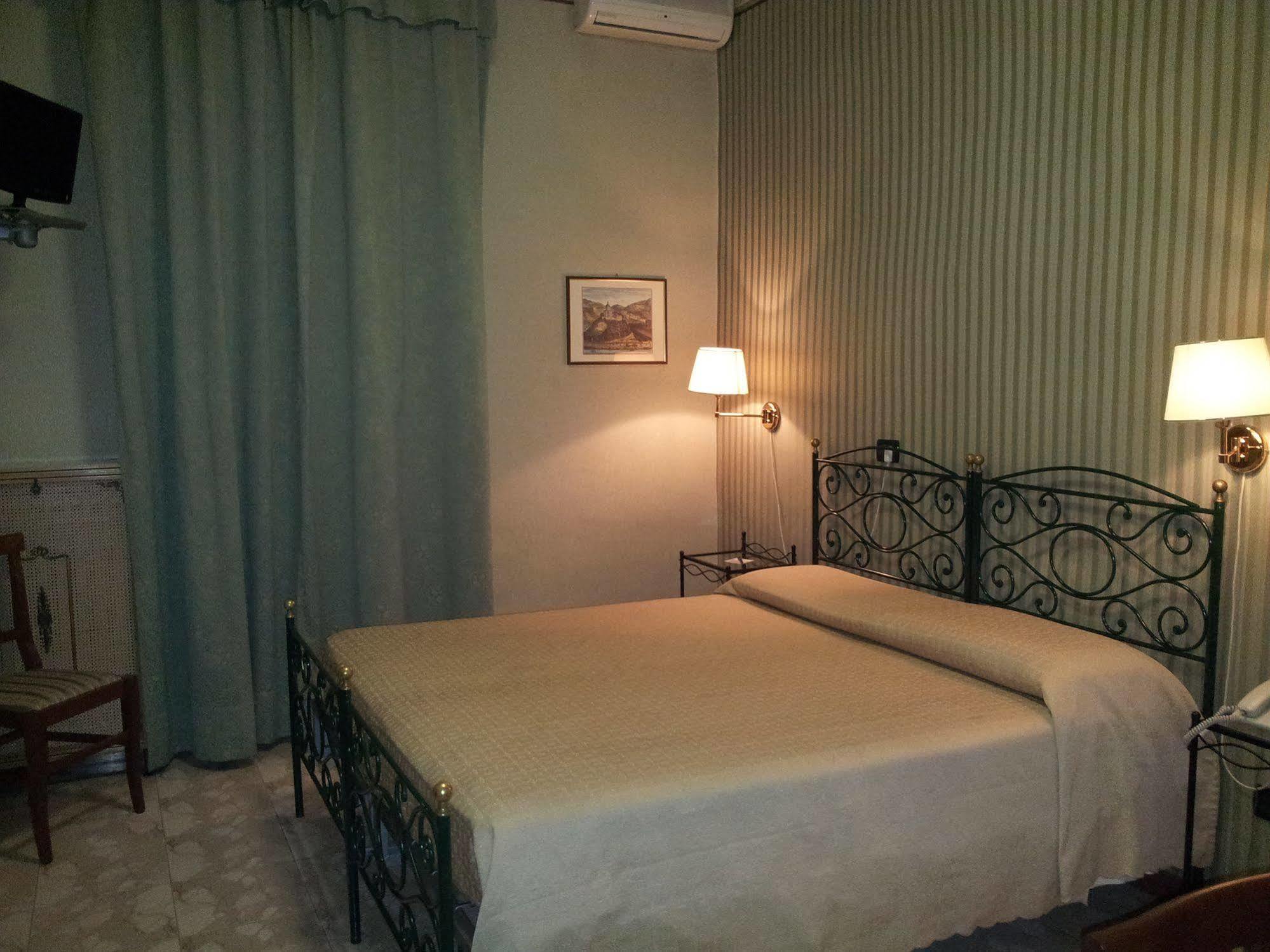 Hotel Imperial Торино Екстериор снимка