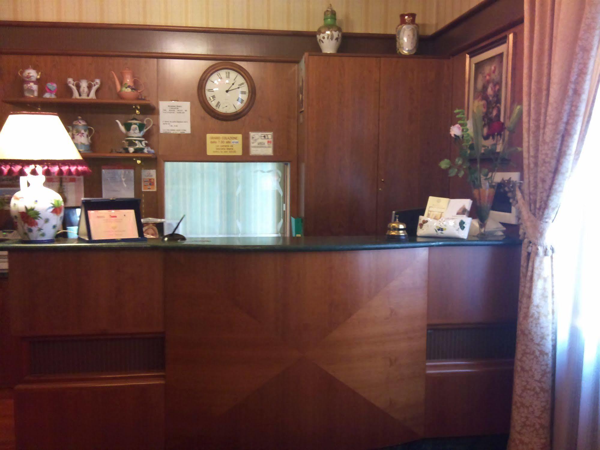 Hotel Imperial Торино Екстериор снимка