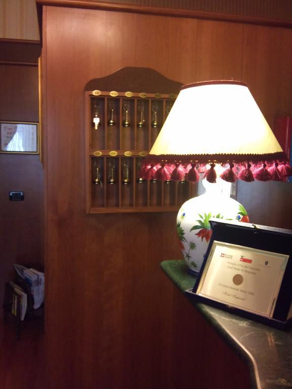 Hotel Imperial Торино Екстериор снимка