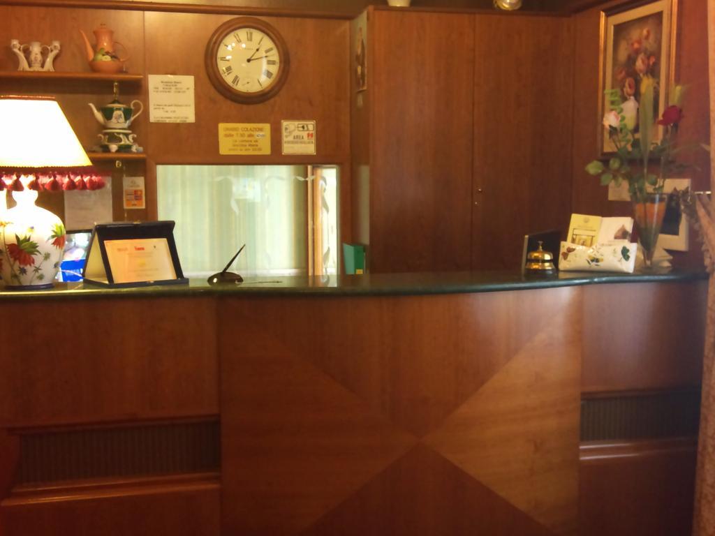Hotel Imperial Торино Екстериор снимка